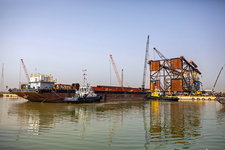 عملیات بارگیری نخستین جکت طرح توسعه میدان گازی فرزاد «ب»