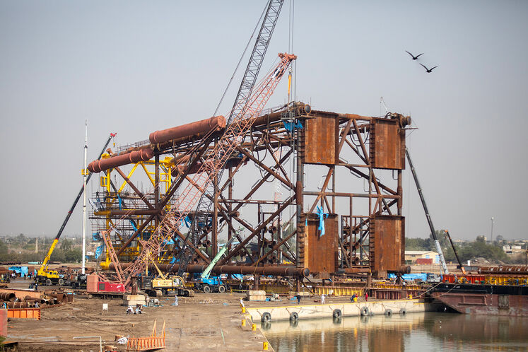 عملیات بارگیری نخستین جکت طرح توسعه میدان گازی فرزاد «ب»