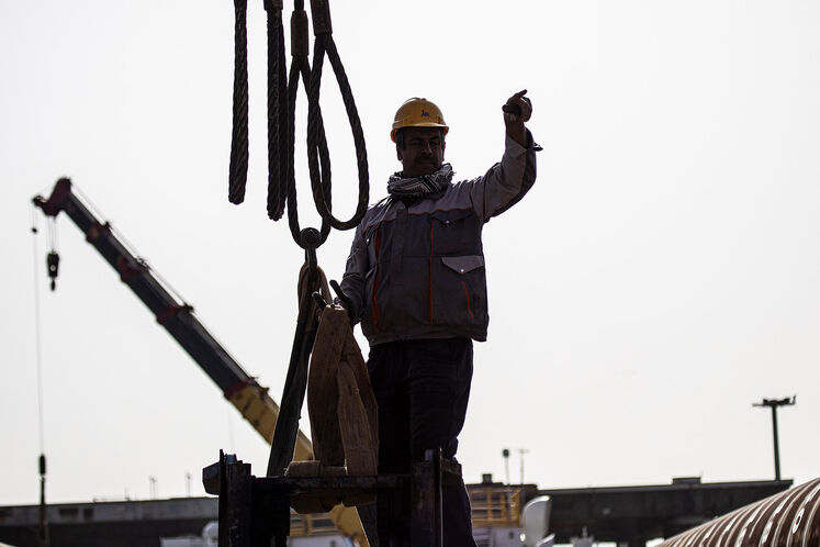 عملیات بارگیری نخستین جکت طرح توسعه میدان گازی فرزاد «ب»