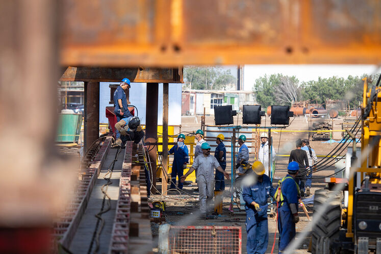 عملیات بارگیری نخستین جکت طرح توسعه میدان گازی فرزاد «ب»