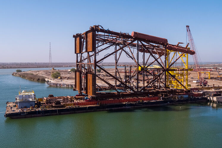 عملیات بارگیری نخستین جکت طرح توسعه میدان گازی فرزاد «ب»