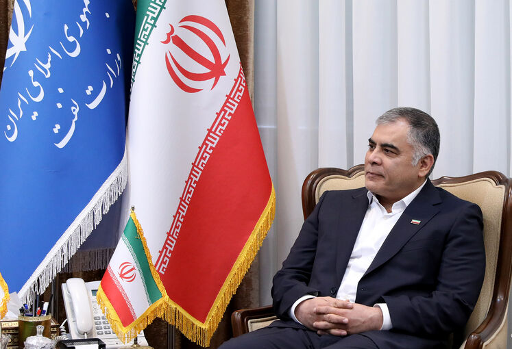  محسن پاک‌نژاد، وزیر نفت