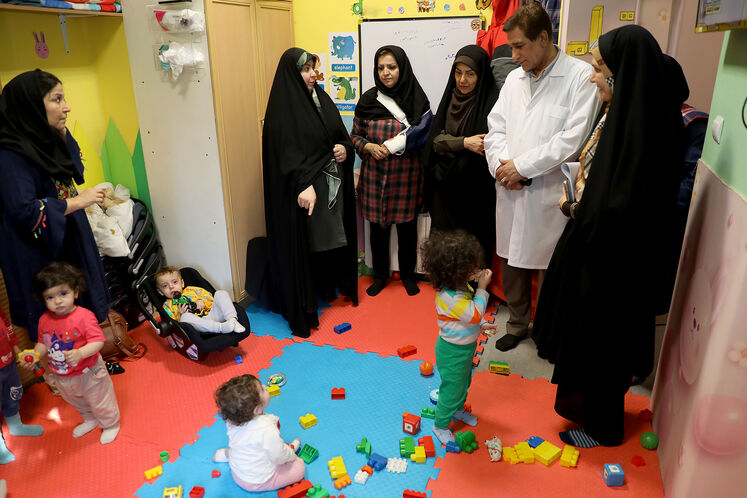 بازدید مشاور وزیر نفت در امور بانوان از مهدهای کودک صنعت نفت