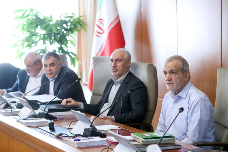 قدردانی پزشکیان از پیشرفت طرح‌های جمع‌آوری گازهای همراه و مشعل