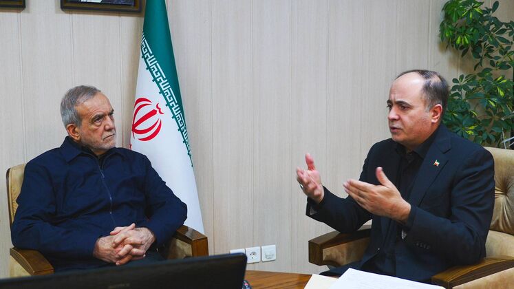 غلامرضا نوری قزلجه، وزیر جهاد کشاورزی و مسعود پزشکیان، رئیس جمهوری