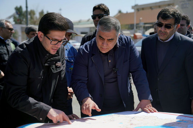 بازدید محسن پاک‌نژاد، وزیر نفت از انبار نفت ری