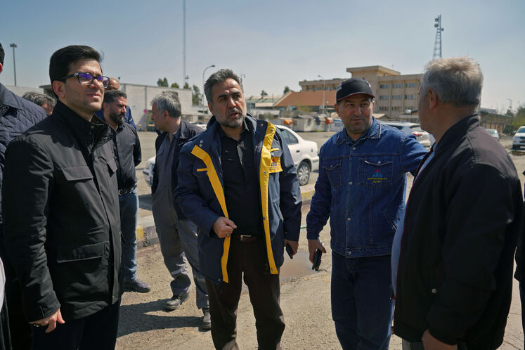 بازدید محسن پاک‌نژاد، وزیر نفت از انبار نفت ری