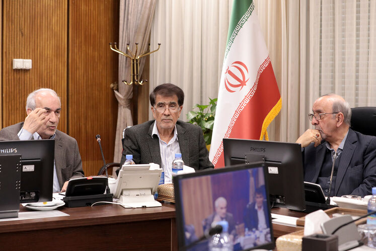 نشست معاونت مهندسی، پژوهش و فناوری وزارت نفت با نمایندگان ۱۲ تشکل ملی و رؤسای کمیسیون‌های تخصصی اتاق بازرگانی ایران