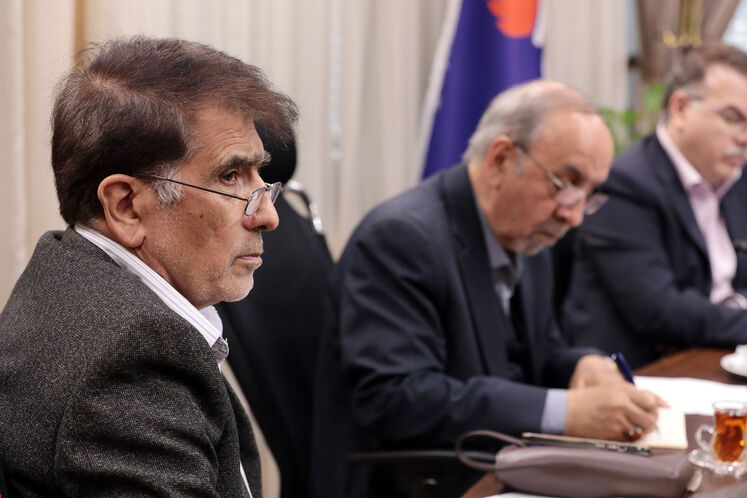 نشست معاونت مهندسی، پژوهش و فناوری وزارت نفت با نمایندگان ۱۲ تشکل ملی و رؤسای کمیسیون‌های تخصصی اتاق بازرگانی ایران