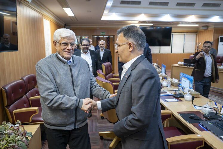 بازدید محمدرضا عارف، معاون اول رئیس‌جمهوری از شرکت ملی گاز ایران