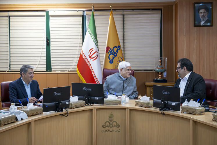 بازدید محمدرضا عارف، معاون اول رئیس‌جمهوری از شرکت ملی گاز ایران