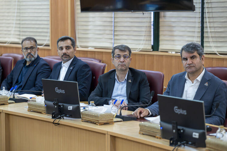 بازدید محمدرضا عارف، معاون اول رئیس‌جمهوری از شرکت ملی گاز ایران