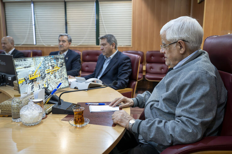 بازدید محمدرضا عارف، معاون اول رئیس‌جمهوری از شرکت ملی گاز ایران