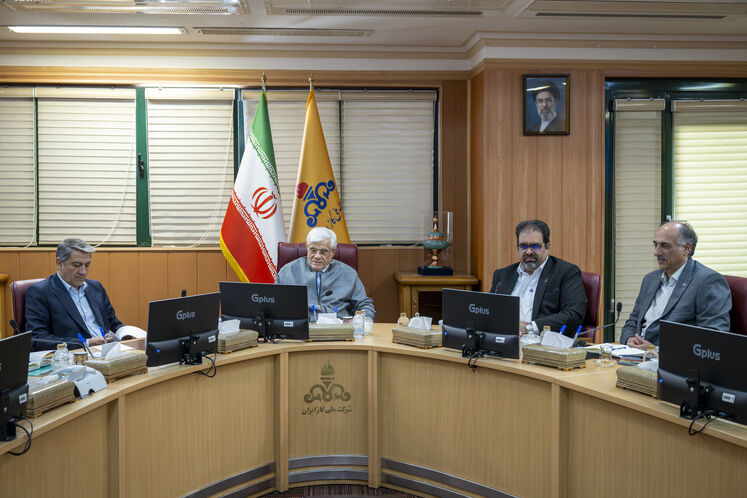 بازدید محمدرضا عارف، معاون اول رئیس‌جمهوری از شرکت ملی گاز ایران
