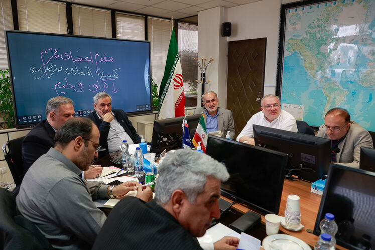 نشست مشترک کمیسیون اقتصادی مجلس با مدیرعامل شرکت ملی نفت ایران