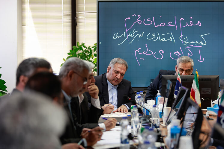 نشست مشترک کمیسیون اقتصادی مجلس با مدیرعامل شرکت ملی نفت ایران