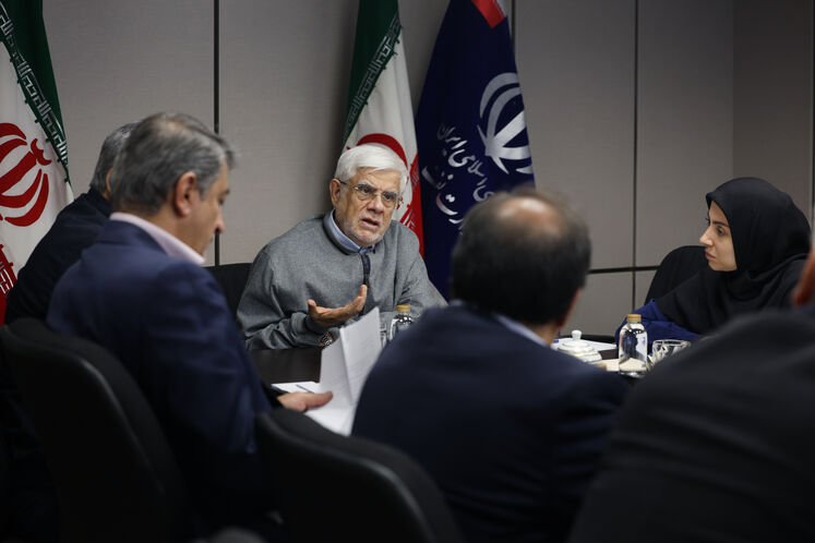 دیدار محمدرضا عارف، معاون اول رئیس‌جمهوری با مدیران ارشد شرکت ملی نفت ایران