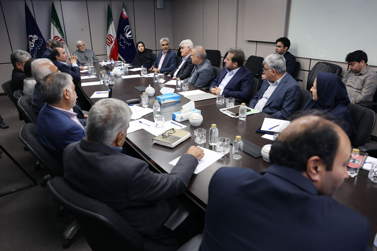 دیدار محمدرضا عارف، معاون اول رئیس‌جمهوری با مدیران ارشد شرکت ملی نفت ایران
