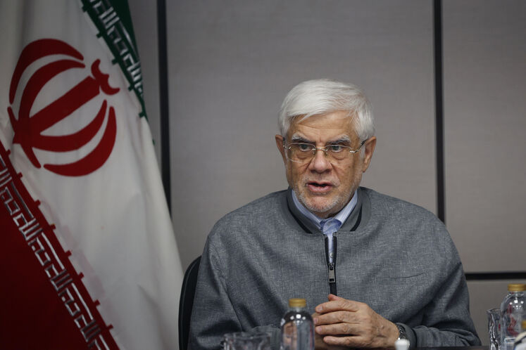 دیدار محمدرضا عارف، معاون اول رئیس‌جمهوری با مدیران ارشد شرکت ملی نفت ایران