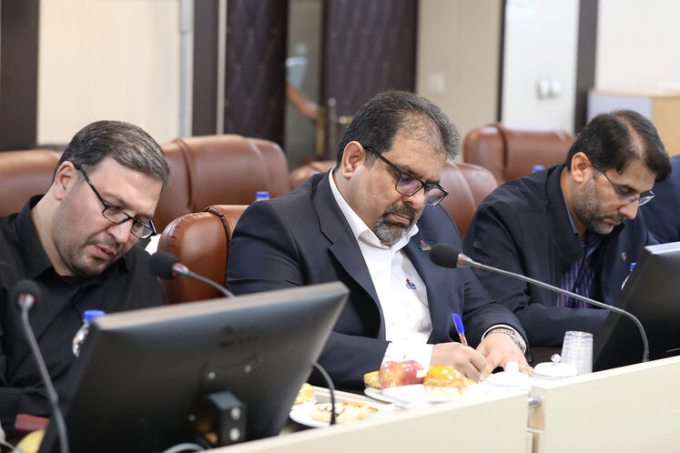 نشست مشترک وزیر نفت با اعضای کمیسیون انرژی مجلس شورای اسلامی