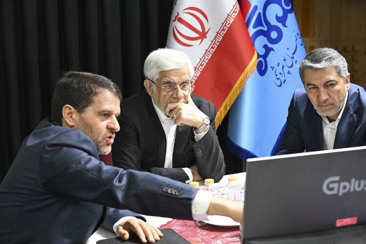 دیدار محمدرضا عارف، معاون اول رئیس‌جمهوری با مدیران ارشد شرکت ملی صنایع پتروشیمی