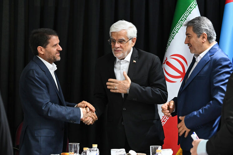 دیدار محمدرضا عارف، معاون اول رئیس‌جمهوری با مدیران ارشد شرکت ملی صنایع پتروشیمی
