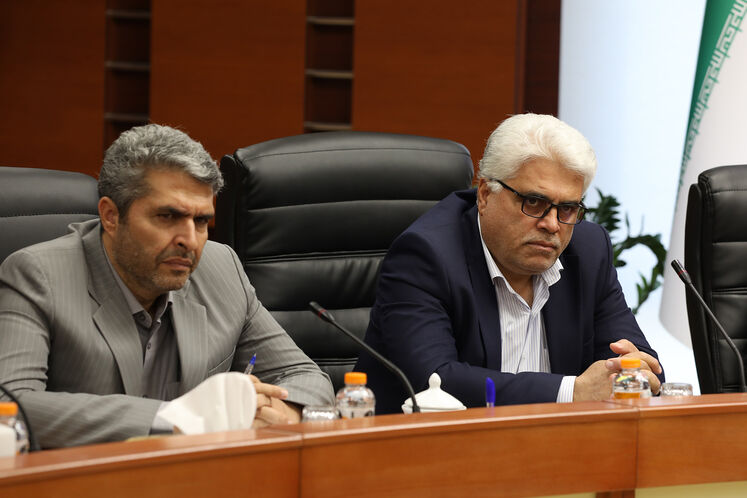 نشست اعضای کمیسیون کشاورزی مجلس با مدیرعامل و مدیران ارشد شرکت ملی پالایش و پخش فرآورده‌های نفتی ایران