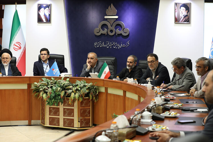 نشست اعضای کمیسیون کشاورزی مجلس با مدیرعامل و مدیران ارشد شرکت ملی پالایش و پخش فرآورده‌های نفتی ایران