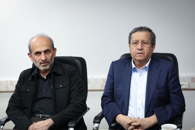 عبدالناصر همتی، رئیس بانک مرکزی جمهوری اسلامی ایران و پیمان جبلی، رئیس سازمان صداوسیما 