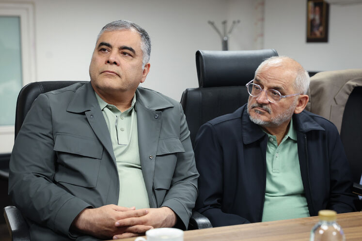 محسن حاجی میرزایی، رئیس دفتر رئیس‌جمهور و محسن پاک‌نژاد، وزیر نفت