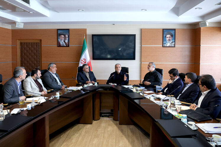 نشست تخصصی مسعود پزشکیان، رئیس‌جمهوری با مدیران وزارت نفت
