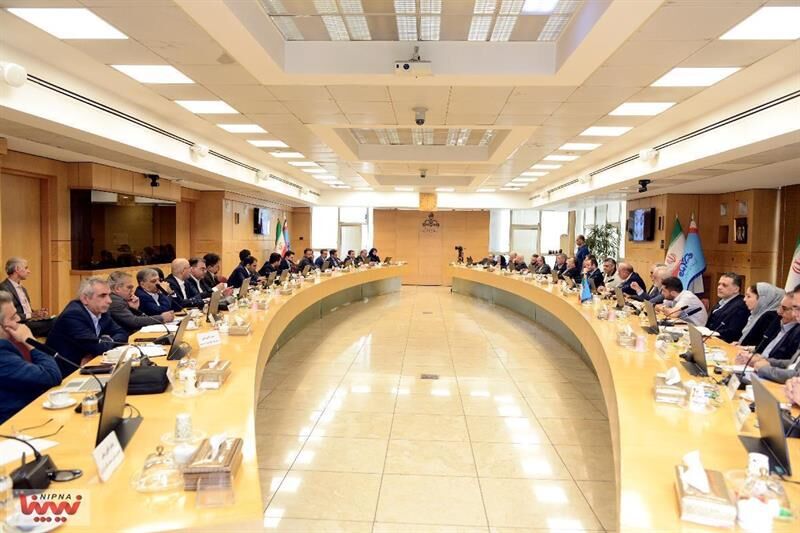 برگزاری نشست مدیرعامل شرکت ملی پتروشیمی با تشکلهای صنایع پاییندستی برگزاری نشست مدیرعامل شرکت ملی پتروشیمی با تشکلهای صنایع پاییندستی