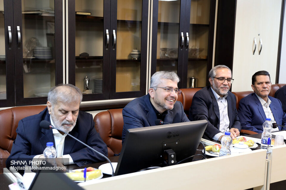 قدردانی اعضای کمیسیون امنیت ملی مجلس از مجاهدت کارکنان صنعت نفت قدردانی اعضای کمیسیون امنیت ملی مجلس از مجاهدت کارکنان صنعت نفت