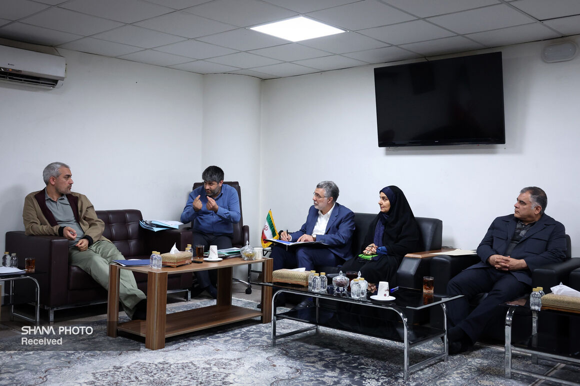 جلسه هماهنگی تسریع در تأمین کالاهای اساسی، دارو و مدیریت مسیرهای جایگزین واردات