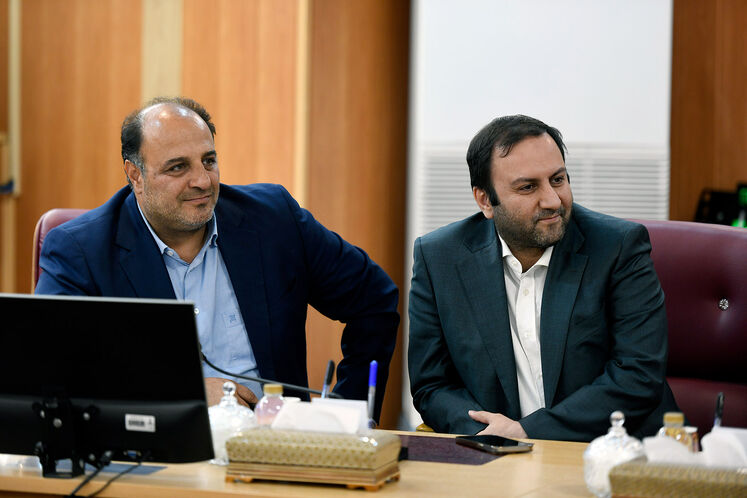  محسن پیرهادی، معاون امور حقوقی و مجلس وزارت نفت و غلامرضا شاه‌کرمی، مدیرکل امور مجلس وزارت نفت