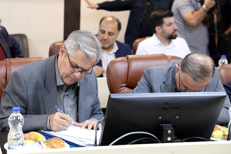  فرخ علیخانی، مدیر برنامه‌ریزی تلفیقی شرکت ملی نفت ایران