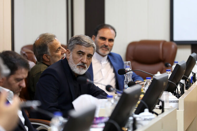 نشست کمیسیون اصل ۹۰ مجلس با وزیر نفت