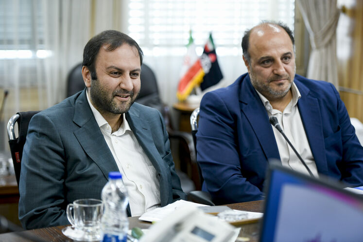 غلامرضا شاه‌کرمی، مدیر کل امور مجلس وزارت نفت و محسن پیرهادی، معاون امور حقوقی و مجلس وزارت نفت