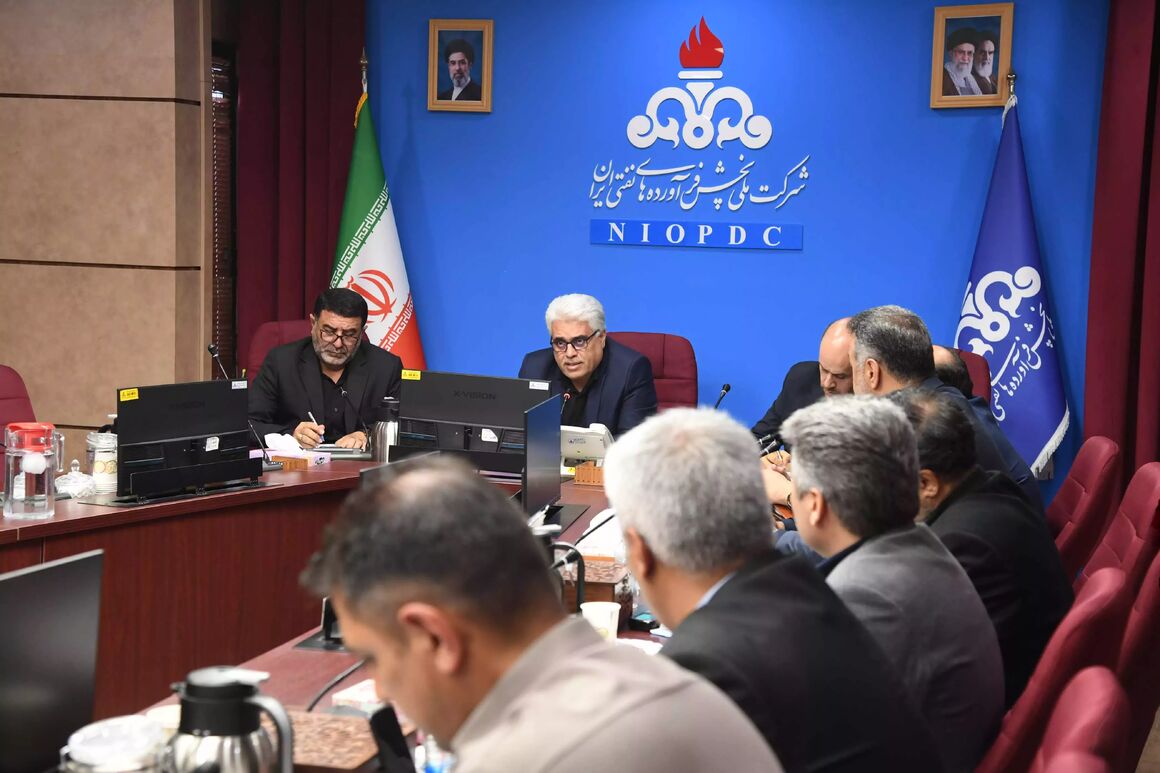 نظارت اثربخش و برخورد قاطع با تخلفات در جایگاههای سوخت نظارت اثربخش و برخورد قاطع با تخلفات در جایگاههای سوخت