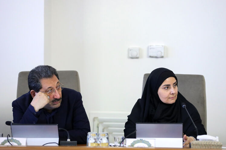 فرزانه صادق مالواجرد، وزیر راه و شهرسازی و سیدمحمد اتابک، وزیر صنعت، معدن و تجارت 