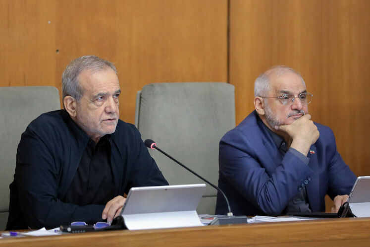 محسن حاجی میرزایی، رئیس دفتر رئیس‌جمهور  و مسعود پزشکیان، رئیس‌جمهوری