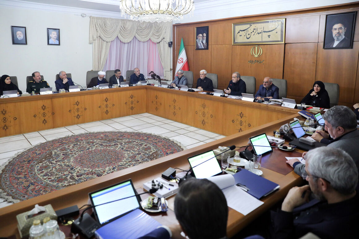 President praises Oil Ministry for maintaining energy services