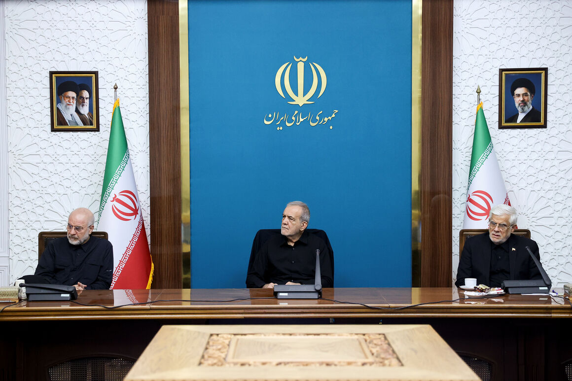 بررسی تمهیدات برگزاری آیین وداع با پیکر مطهر رهبر عظیمالشأن انقلاب بررسی تمهیدات برگزاری آیین وداع با پیکر مطهر رهبر عظیمالشأن انقلاب