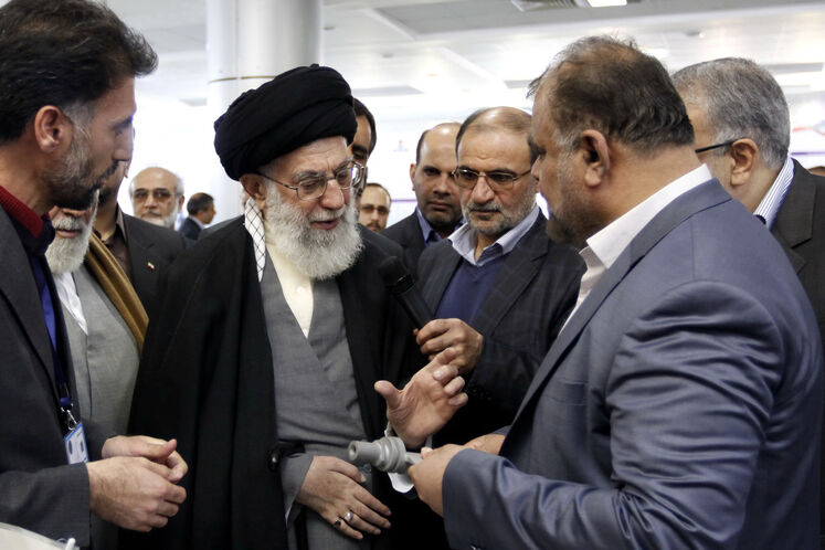 بازدید رهبر انقلاب از پژوهشگاه وزارت نفت (۲۲ اسفند ۱۳۹۰)