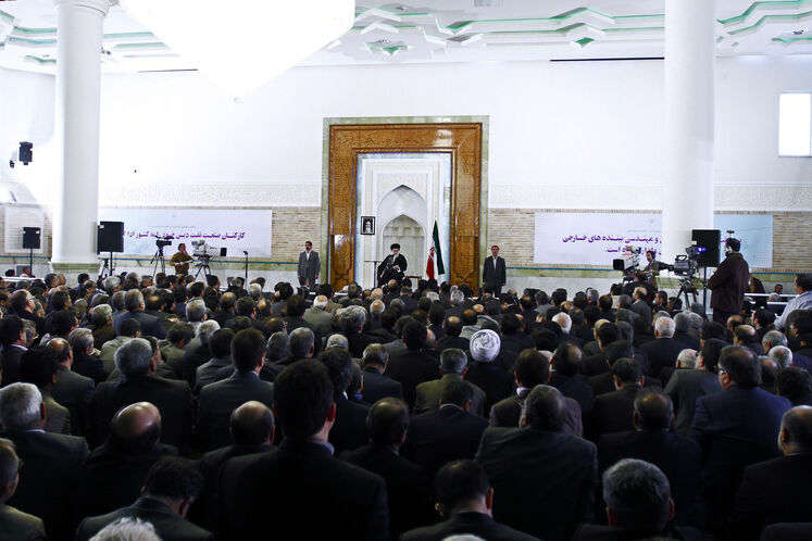 بازدید رهبر انقلاب از پژوهشگاه وزارت نفت (۲۲ اسفند ۱۳۹۰)