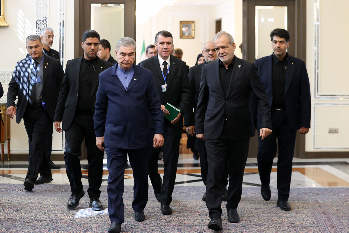 گسترش همکاری در حوزه انرژی گامی مؤثر در تحقق منافع مشترک ایران و ترکمنستان گسترش همکاری در حوزه انرژی گامی مؤثر در تحقق منافع مشترک ایران و ترکمنستان