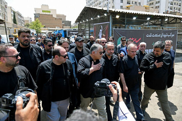 بازدید محسن پاک‌نژاد، وزیر نفت از موکب شهدای نفت