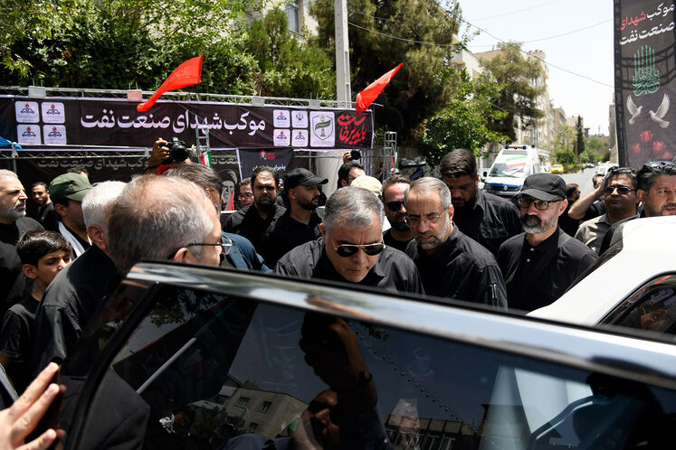 بازدید محسن پاک‌نژاد، وزیر نفت از موکب شهدای نفت