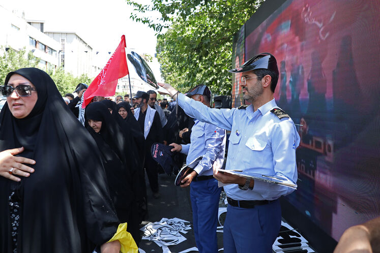 خدمات‌رسانی موکب شهدای نفت در دومین روز وداع با امام شهید