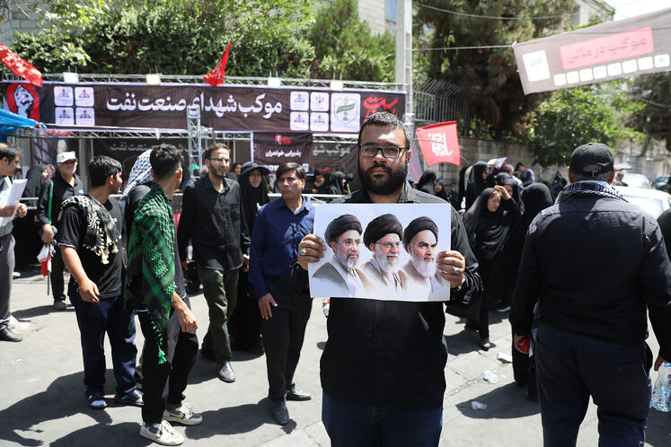 خدمات‌رسانی موکب شهدای نفت در دومین روز وداع با امام شهید
